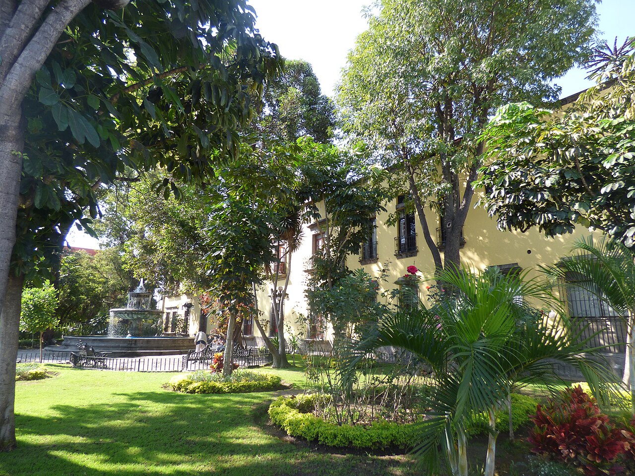 Courtyard and facade of Zapopan City Hall